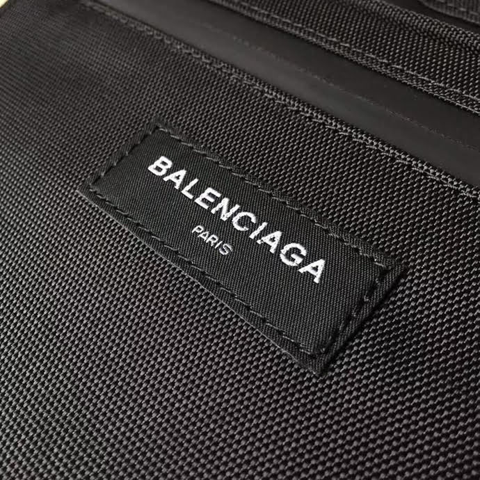 BALENCIAG巴黎世家 專櫃同步更新 帆布胸包腰包 簡約兩用包  BL1685